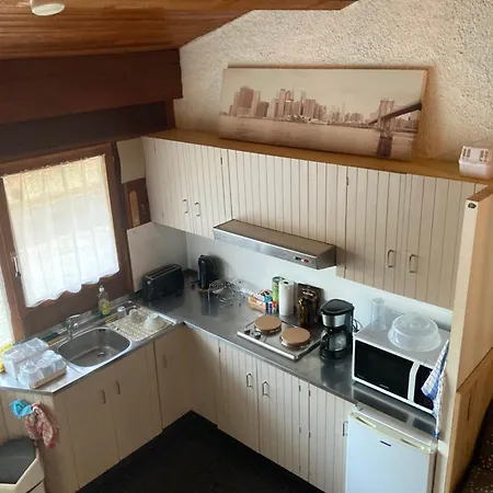 Duplex Renove Dans Prive Proche De Toutes Commodites Place De Parking Inclu La Bourboule