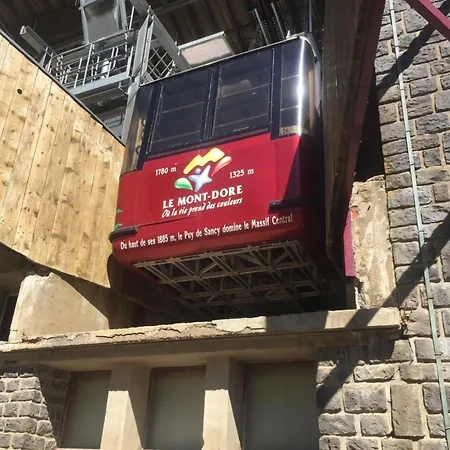 Duplex Renove Dans Prive Proche De Toutes Commodites Place De Parking Inclu La Bourboule